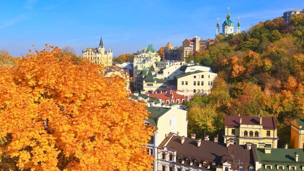 Осінній Київ: Андріївський узвіз та золоті дерева — куди поїхати восени для сімейного відпочинку