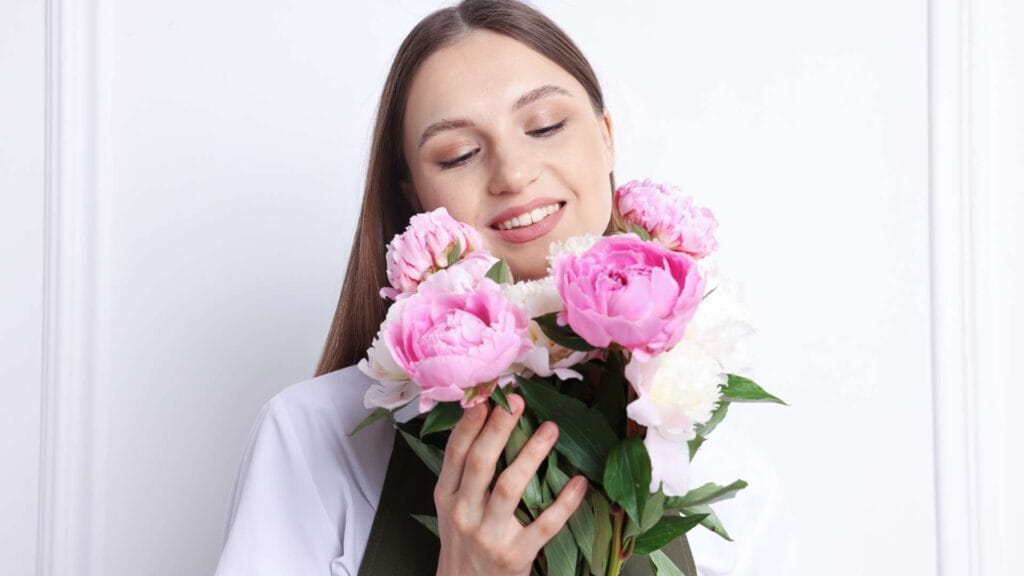 Дівчина з весняним букетом квітів — Відпочинок під Києвом у святкові дні