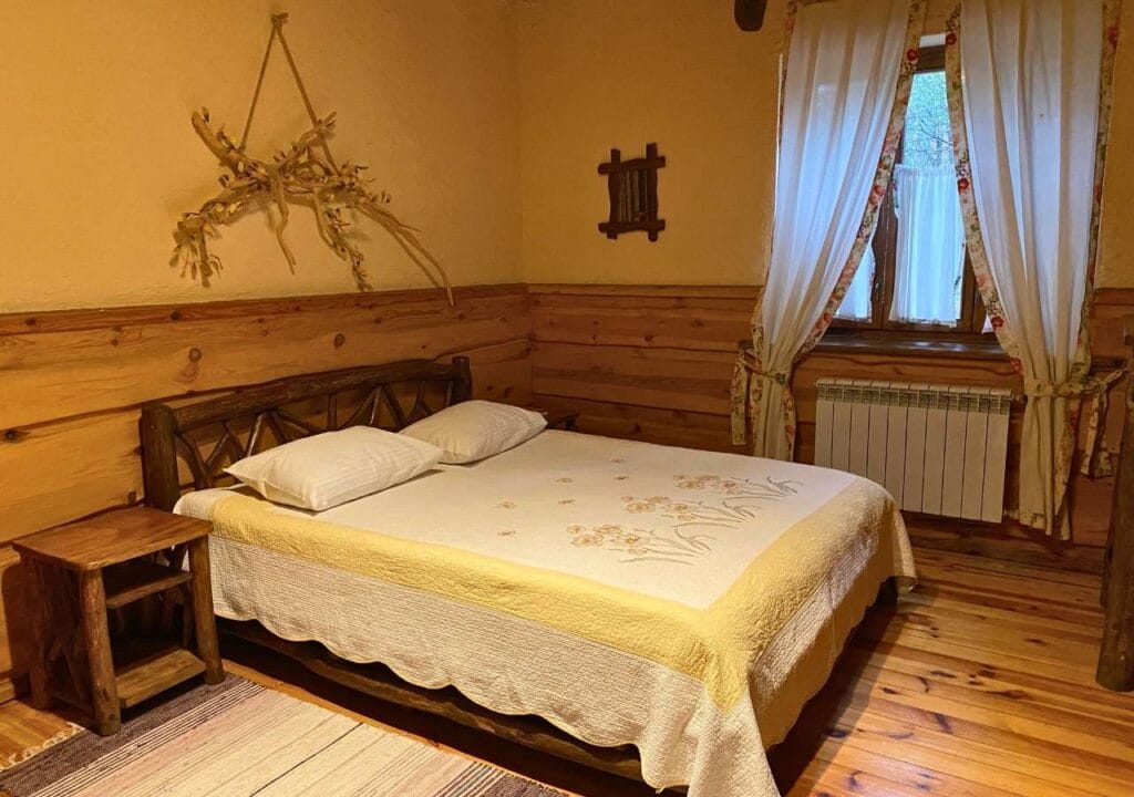 оренда-будиночка-з-каміном-на-вихідні-лісотель